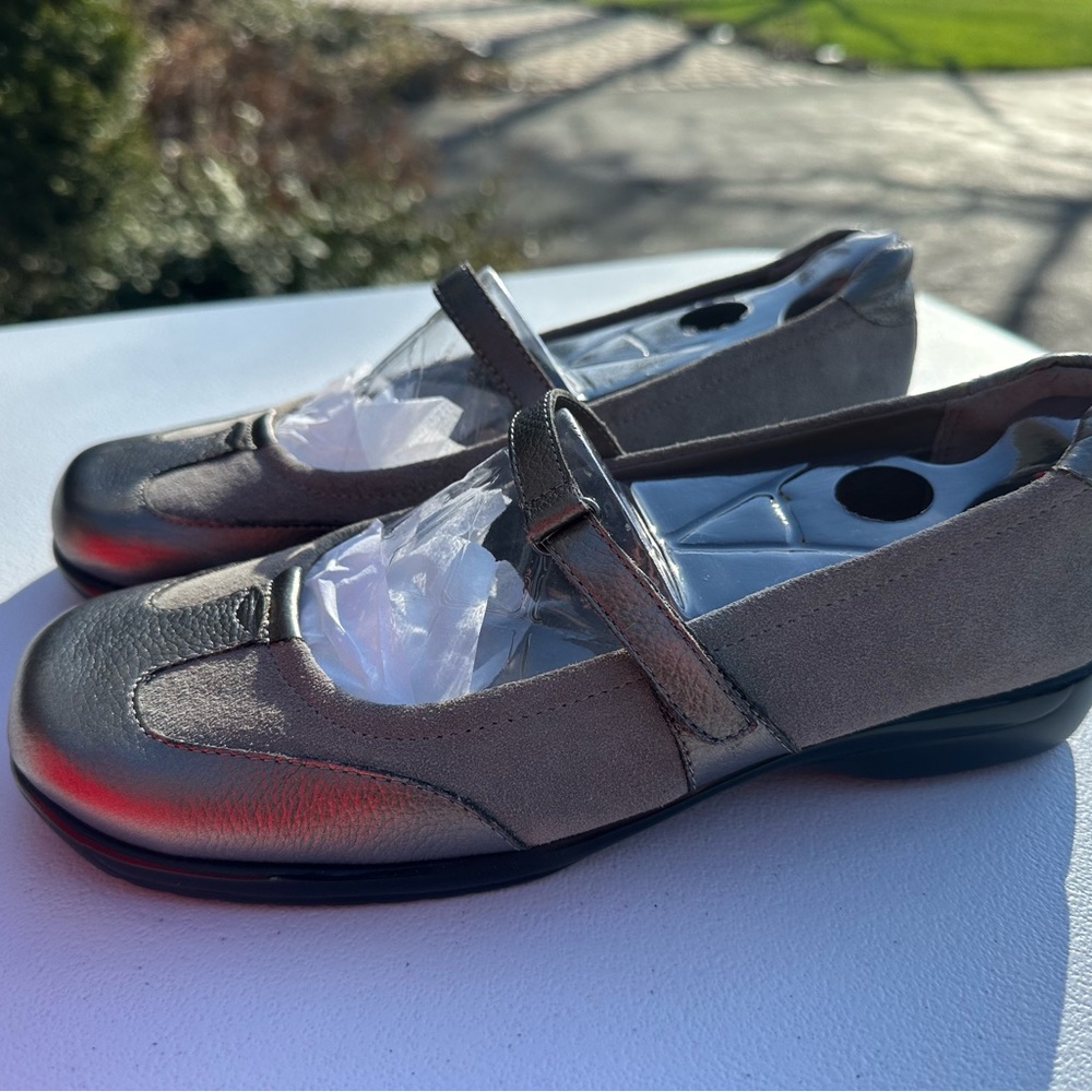 AEROSOLES Metallic Mary Jane Flats